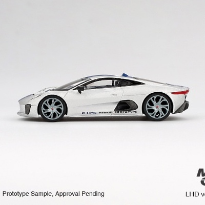 Miniatura de carro desportivo branco com texto GX5 HYBRID PROTOTYPE na lateral