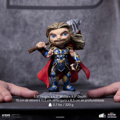 Figura colecionável de Thor com armadura azul, capa vermelha e martelo