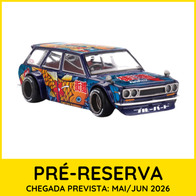 Miniatura de carro de corrida colorida com padrão de peixe e texto japonês em fundo branco.
