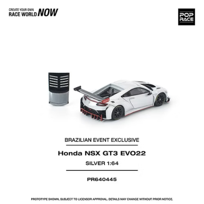 Miniatura prateada de Honda NSX GT3 EVO22 em escala 1:64 com asa traseira e peça auxiliar preta
