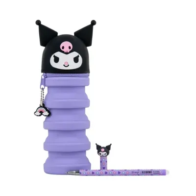 Estojo lilás em silicone com personagem preta e caneta lilás com corações.