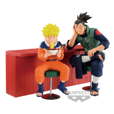 Figuras colecionáveis de Naruto a comer ramen e Might Guy sentado junto a uma mesa vermelha