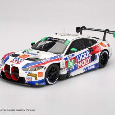 Miniatura de carro de corrida BMW M4 GT3 branco com decalques LIQUI MOLY e TURNER