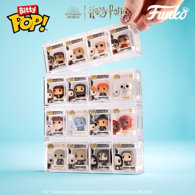 Caixas transparentes com miniaturas Funko Pop! Harry Potter empilhadas