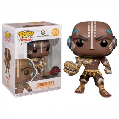 Funko Pop! Doomfist de Overwatch com manopla dourada e tatuagens brancas