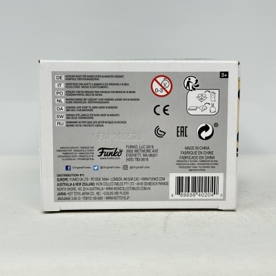 Embalagem de papelão branca com texto, logos, código de barras e indicação Made in China