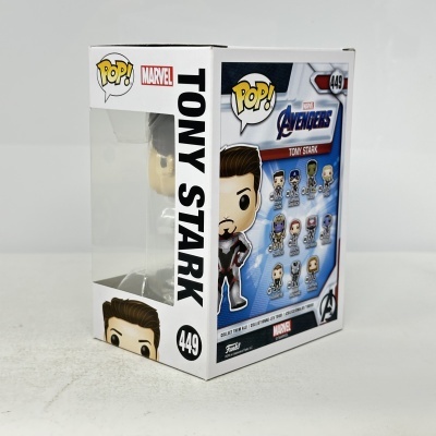 Boneco Funko Pop! Tony Stark, MARVEL, nº 449, embalagem branca e azul com janela de plástico.