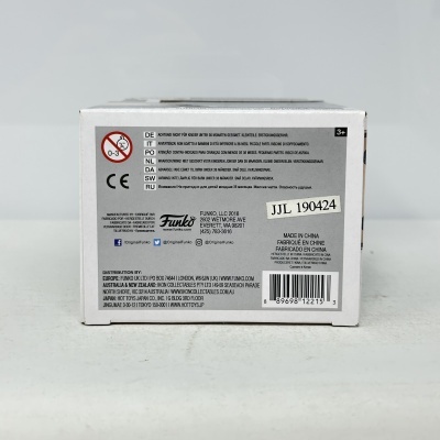 Embalagem Funko com avisos multilingues e informações de segurança