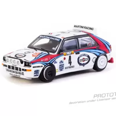 Modelo de carro de rally em miniatura com decoração Martini Racing