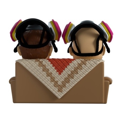 Figura de dois bonecos sentados de costas com auscultadores coloridos e manta decorativa