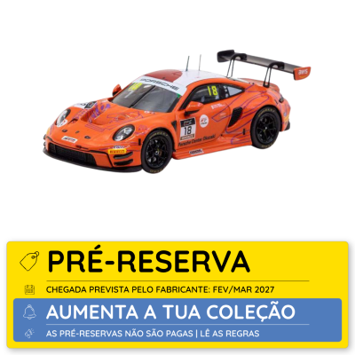 Miniatura de carro de corrida Porsche laranja com asa traseira preta