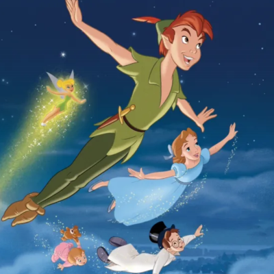 Personagens de desenho animado a voar numa paisagem noturna