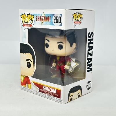 Funko Pop personagem Shazam vermelho com capa branca na caixa