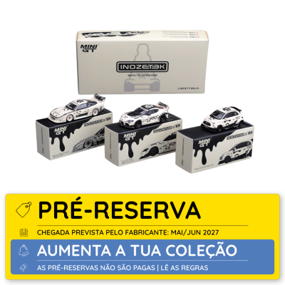 Miniaturas de carros colecionáveis branco e preto do conjunto MINI GT INOZETEK x TBC sobre caixas