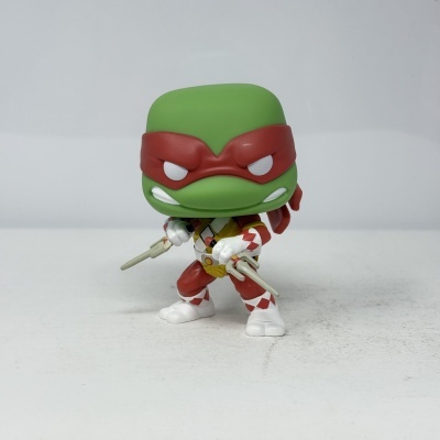 Figura colecionável Funko Pop tartaruga ninja verde com máscara vermelha e bastões