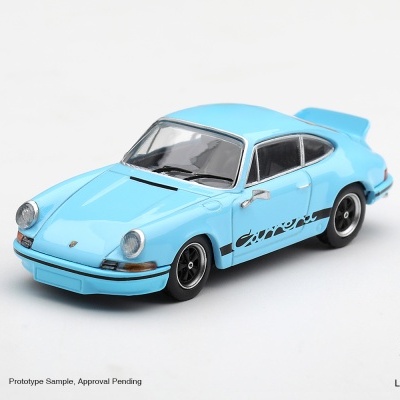 Modelo em miniatura de carro desportivo azul claro com detalhes pretos