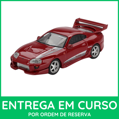 Carro desportivo em miniatura vermelho com decoração VeilSide COMBAT