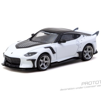 Miniatura de carro desportivo branco e preto com jantes prateadas e texto PROTOTYPE