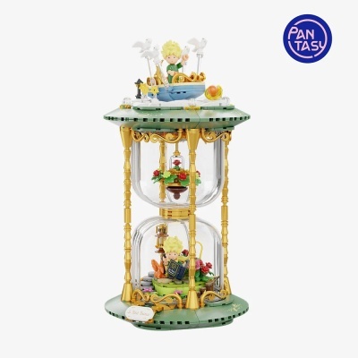 Escultura ampulheta com personagens e flores coloridas