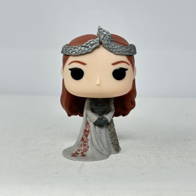 Figura Funko Pop com coroa prateada e vestido cinza