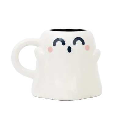 Caneca branca em forma de fantasma sorridente com bochechas cor de rosa