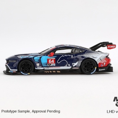 Miniatura de carro de corrida de brinquedo azul, preto e vermelho com número 64 e asa traseira FORD