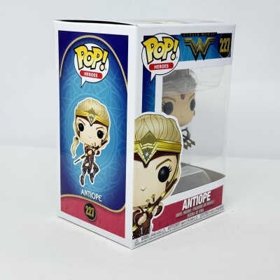 Funko Pop Antiope da Wonder Woman numa caixa com janela transparente