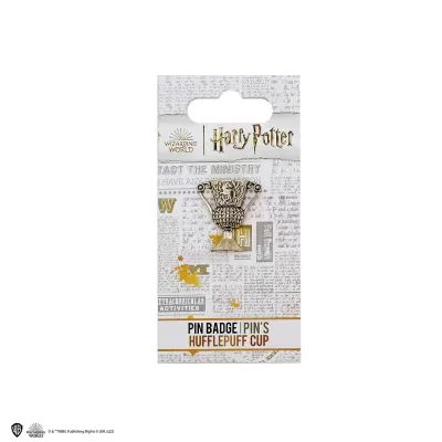 Pin badge Hufflepuff Cup Harry Potter com embalagem branca e texto