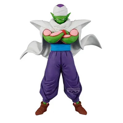 Figura de ação de personagem de anime com roupa roxa, capa branca e pele verde.