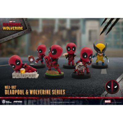 Figuras em miniatura da série Deadpool e Wolverine sobre superfície escura com texto promocional.