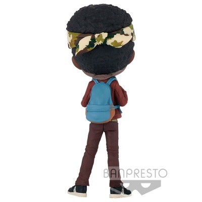 Figura estilizada de rapariga com roupa e acessório coloridos de costas