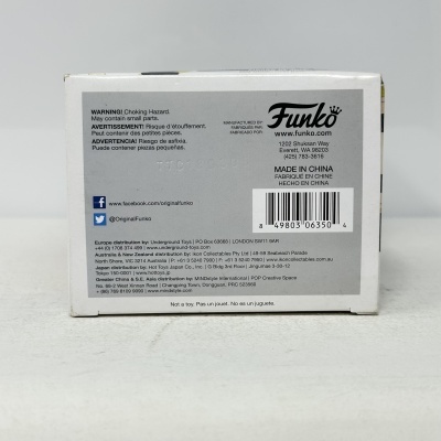 Embalagem de produto Funko com informações e avisos em várias línguas