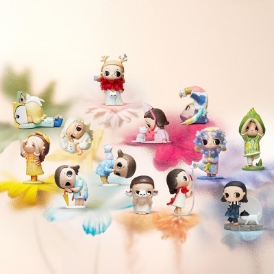 Conjunto de figuras colecionáveis coloridas em poses variadas