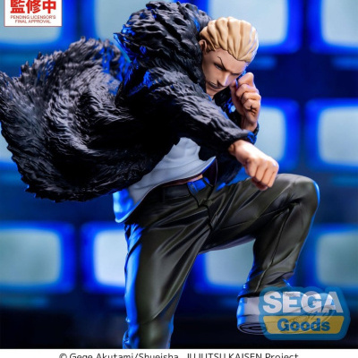Figura de ação de Sukuna com casaco preto e cabelo loiro, texto PENDING LICENSORS FINAL APPROVAL e logo SEGA Goods