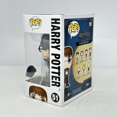 Figura Funko Pop! Harry Potter na caixa branca com janela transparente