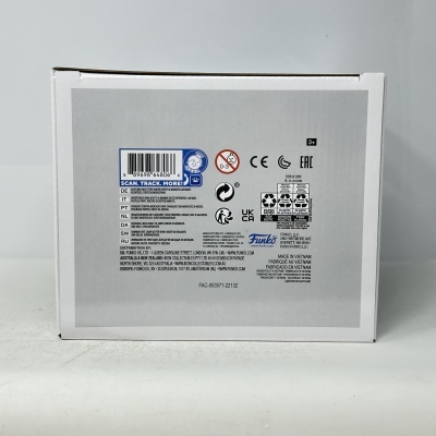 Embalagem branca de produto Funko com texto e símbolos de aviso