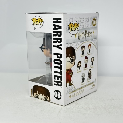 Caixa Funko Pop! Harry Potter número 08 com visualização parcial da figura dentro e ilustrações de personagens na traseira.