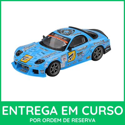 Miniatura de carro de corrida azul com autocolantes e número 7