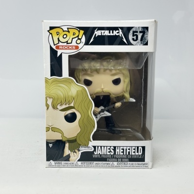 Figura POP! Rocks Metallica James Hetfield de vinil na embalagem