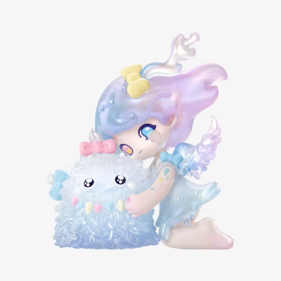 Figura de brinquedo de menina com cabelo azul e lilás e monstro pequeno felpudo