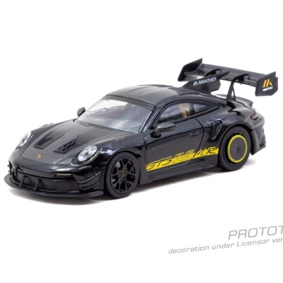 Miniatura de carro desportivo preto com detalhes amarelos e spoiler traseiro