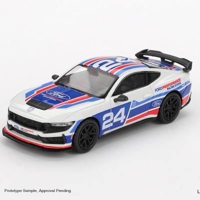 Miniatura de carro de corrida Ford branco com detalhes azuis e vermelhos, número 24, texto Ford Performance Racing School