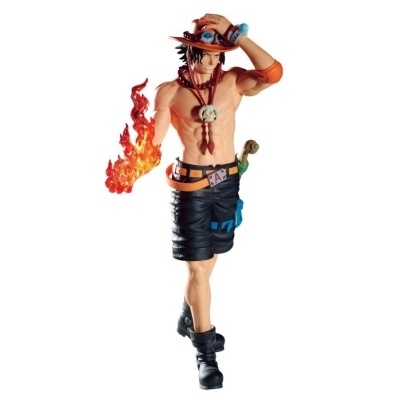 Figurina de personagem masculino com chapéu laranja, calções pretos, e chama na mão esquerda.