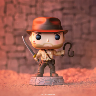 Figura Funko Pop do Indiana Jones com adaga e chicote em base cinzenta