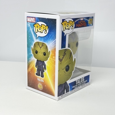 Caixa Funko Pop personagem Talos número 431 da Marvel com fundo colorido