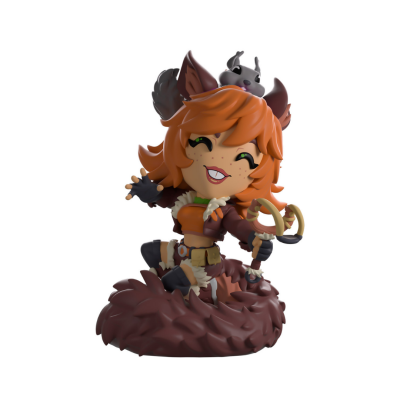 Figura colecionável personagem feminina cabelo ruivo com estilingue e esquilo cinzento no cabelo.