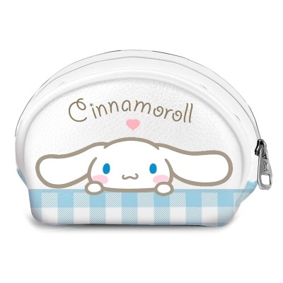 Bolsa pequena branca e azul com personagem Cinnamoroll e fecho zip