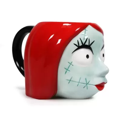 Caneca cerâmica formato rosto personagem Sally cabelo vermelho cicatrizes