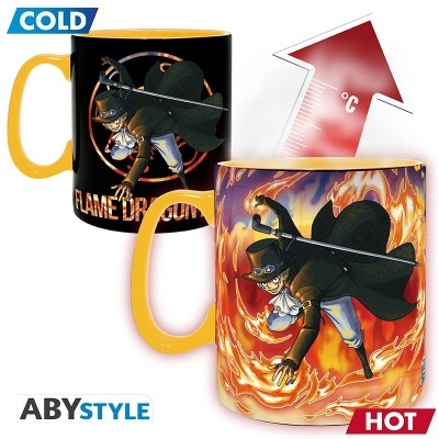 Caneca em cerâmica com personagem em capa preta, muda conforme temperatura