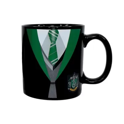 Caneca preta com design de gravata verde e emblema da Sonserina